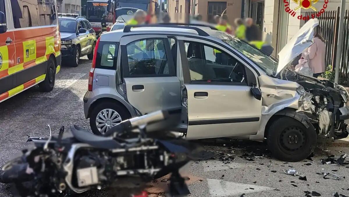 Scontro tra Panda e moto: centauro morto a 21 anni. Chi è la vittima e cosa è successo - 