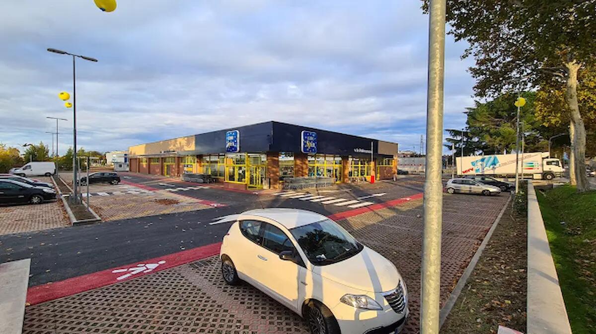 Prima il furto al supermercato, poi l’aggressione alla Polizia: arrestati due marocchini - 