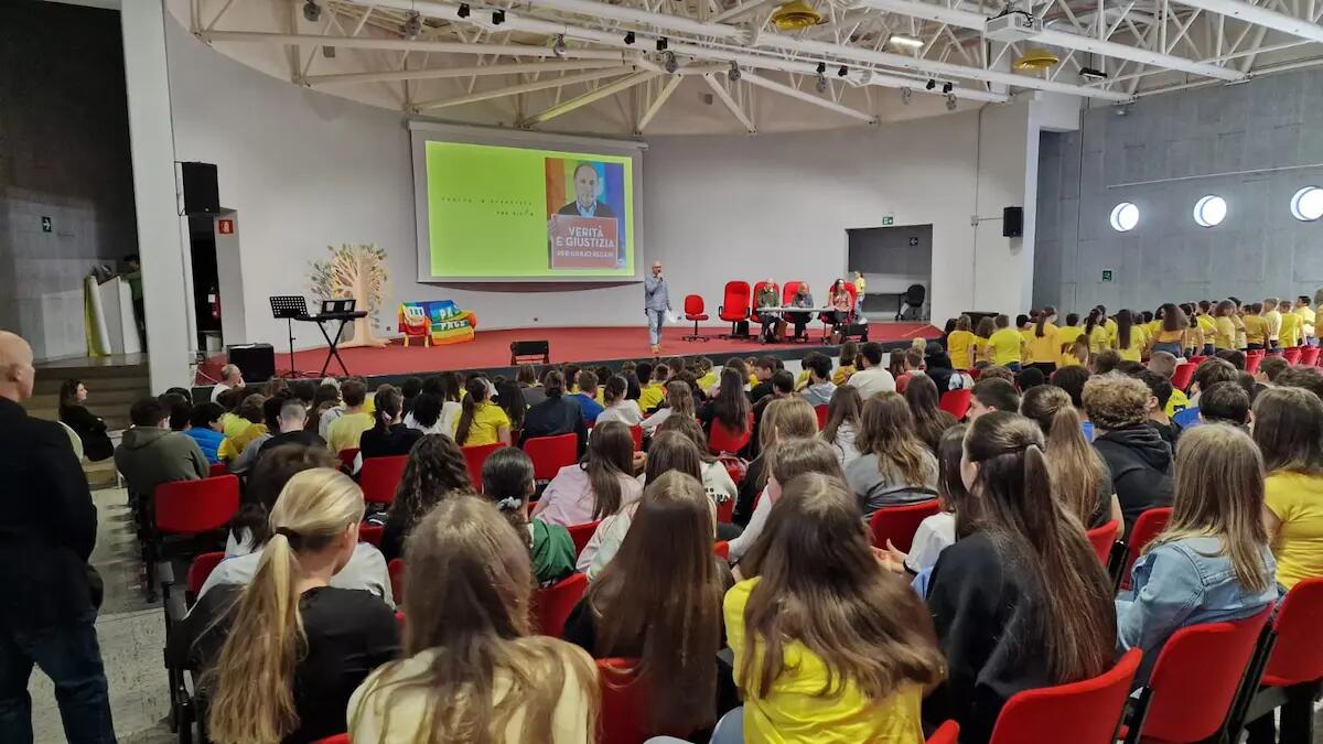 Gli studenti di Pozzuolo del Friuli incontrano i coniugi Regeni: mattinata di emozioni e impegno civile - 