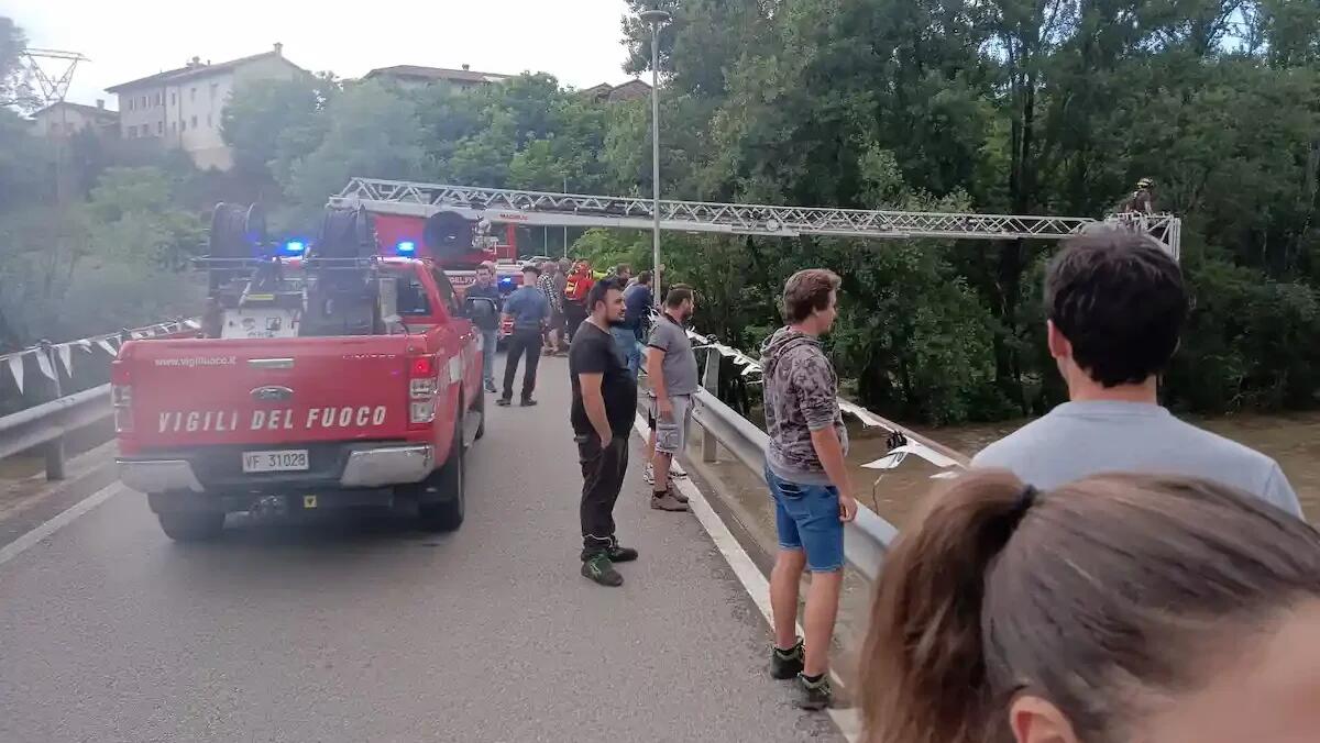 Sorpresi e trascinati dalla piena del Natisone, scomparsi tre ragazzi: ricerche disperate - 