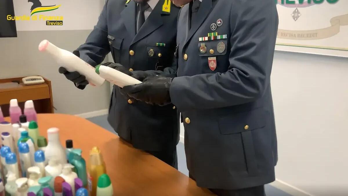 Maxi sequestro di cosmetici: 17.225 prodotti contenevano sostanze cancerogene - 