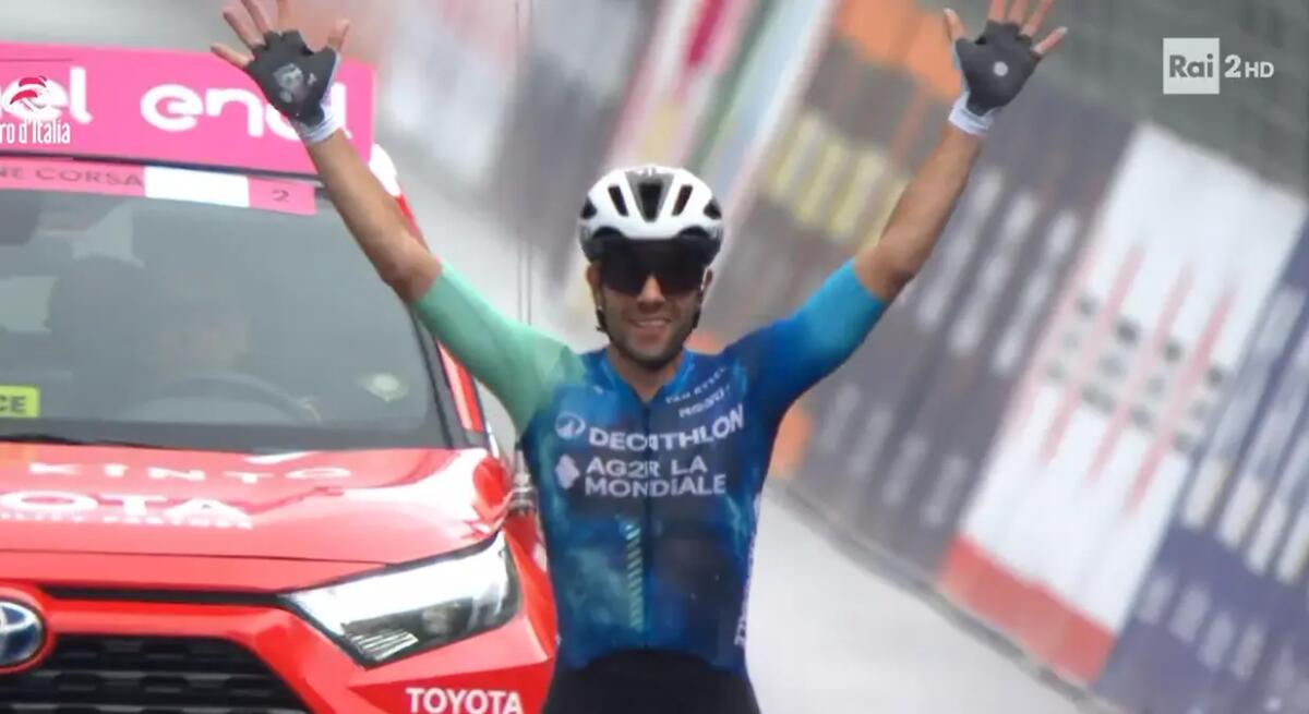 Giro d'Italia in Friuli: vince Andrea Vendrame, impresa solitaria a Sappada -