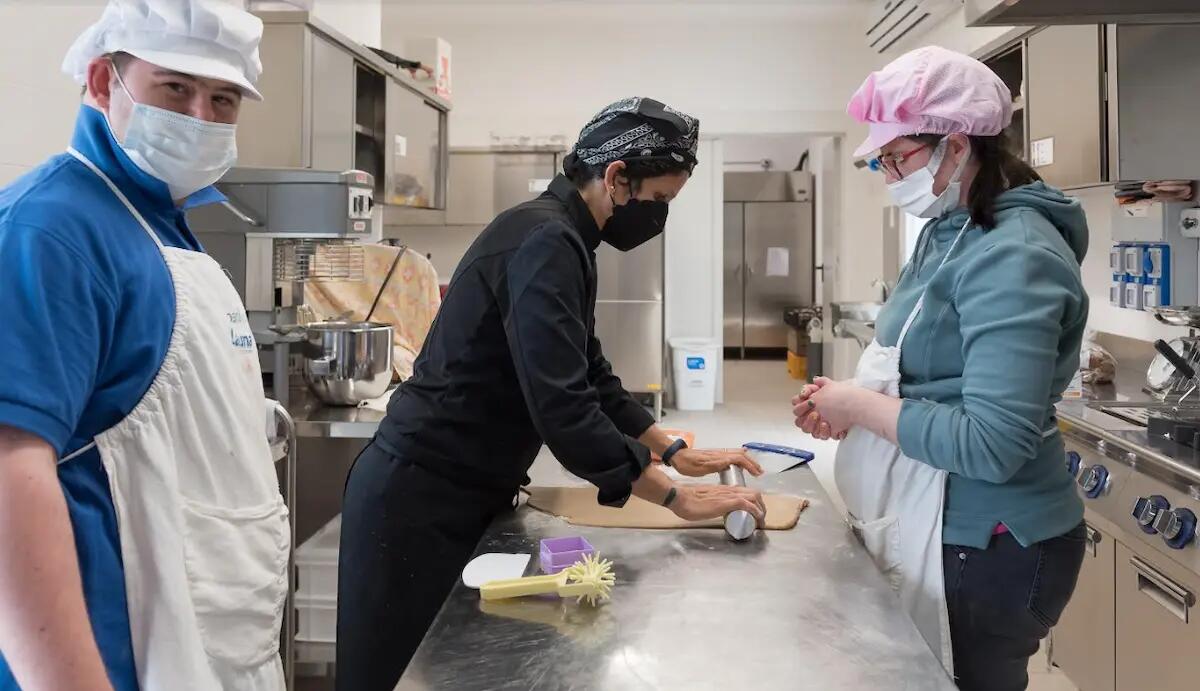 La dolcezza dell’inclusione. Nasce in Friuli la pasticceria che dà lavoro alle persone disabili - 