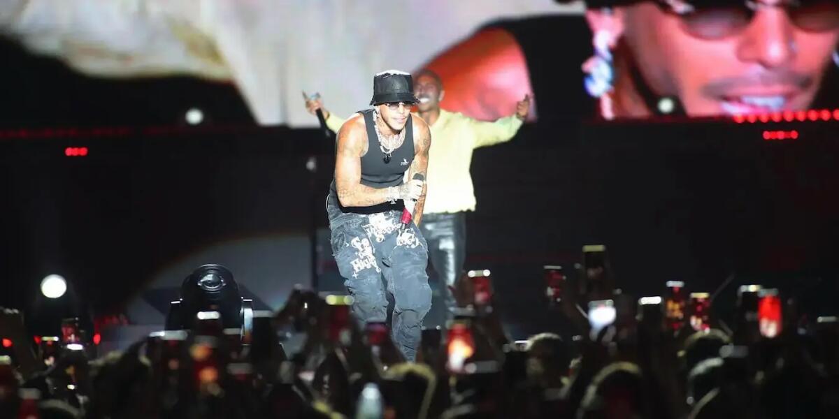 Infortunio a Lignano, operaio cade da 4 metri mentre allestisce il concerto di Sfera Ebbasta - 