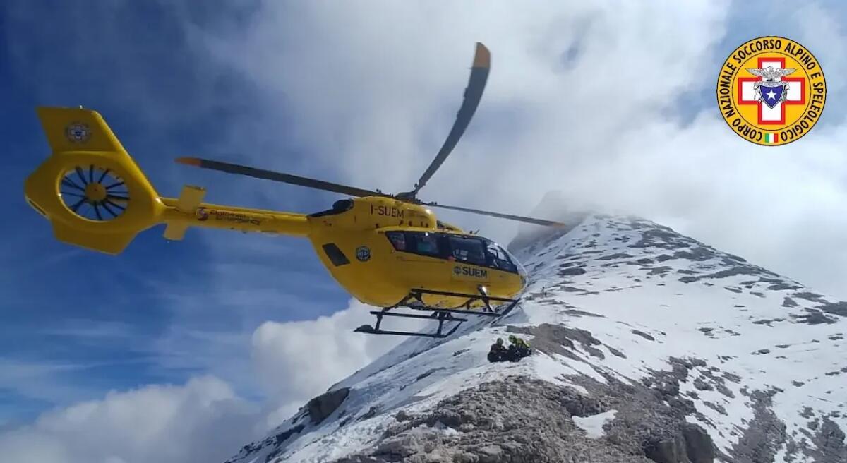 Turisti bloccati sulle Tre Cime di Lavaredo dalla neve e per l'attrezzatura inadeguata - 