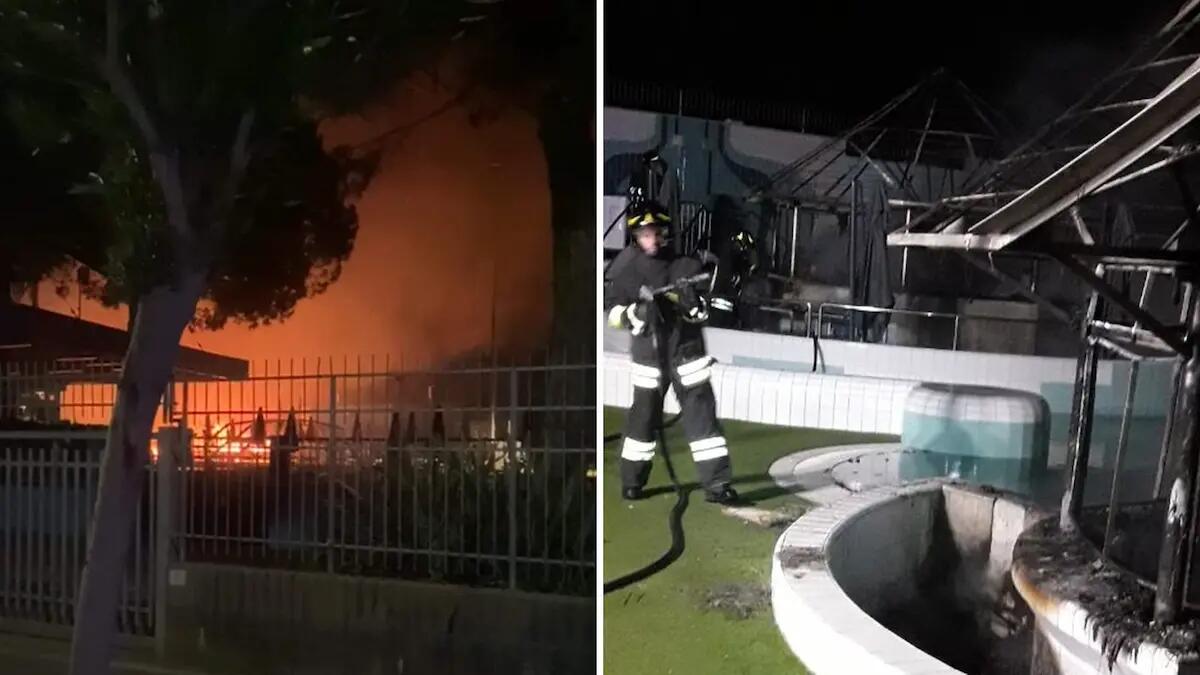 Incendio nella notte al parco acquatico di Grado: i chioschi avvolti dalle fiamme - 