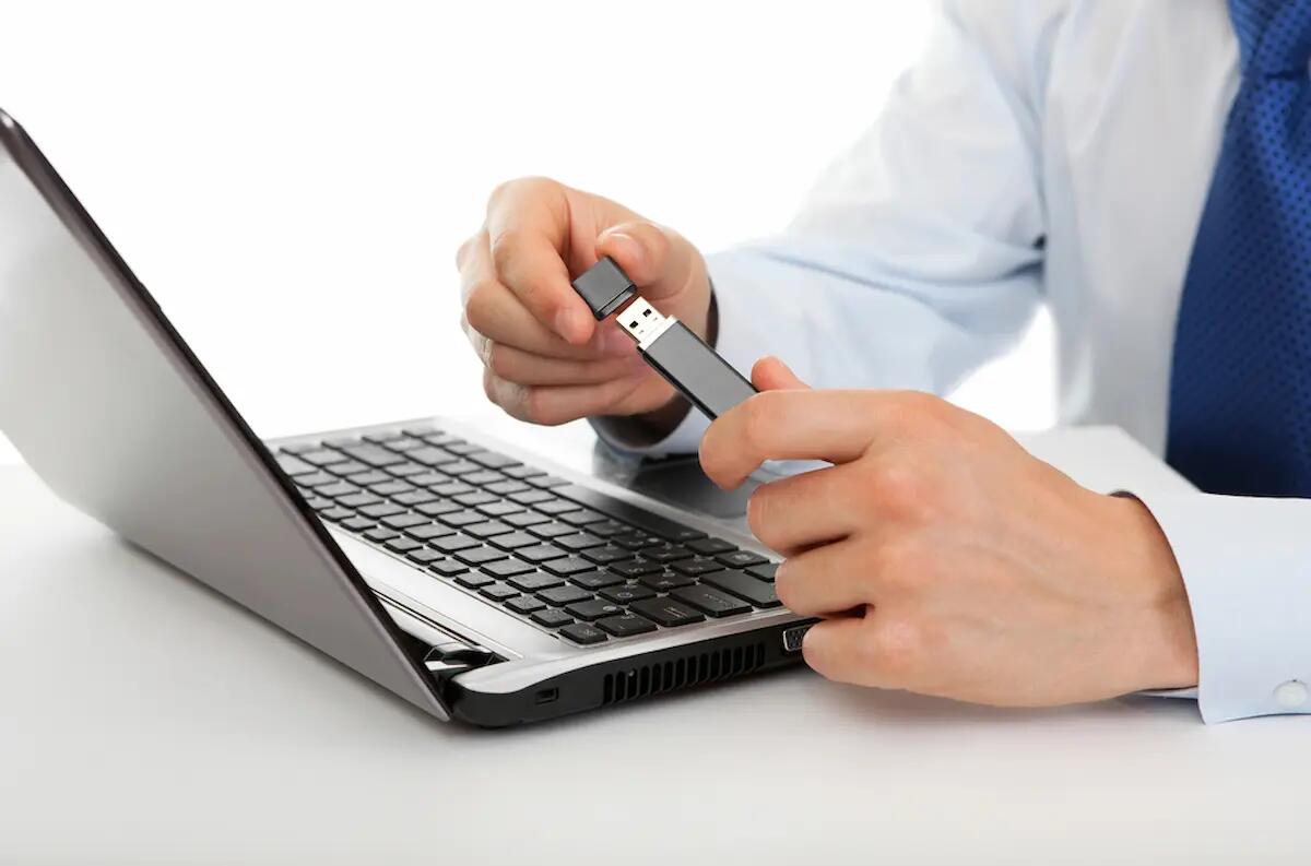 Regali aziendali: perché puntare sulle chiavette usb personalizzate - 