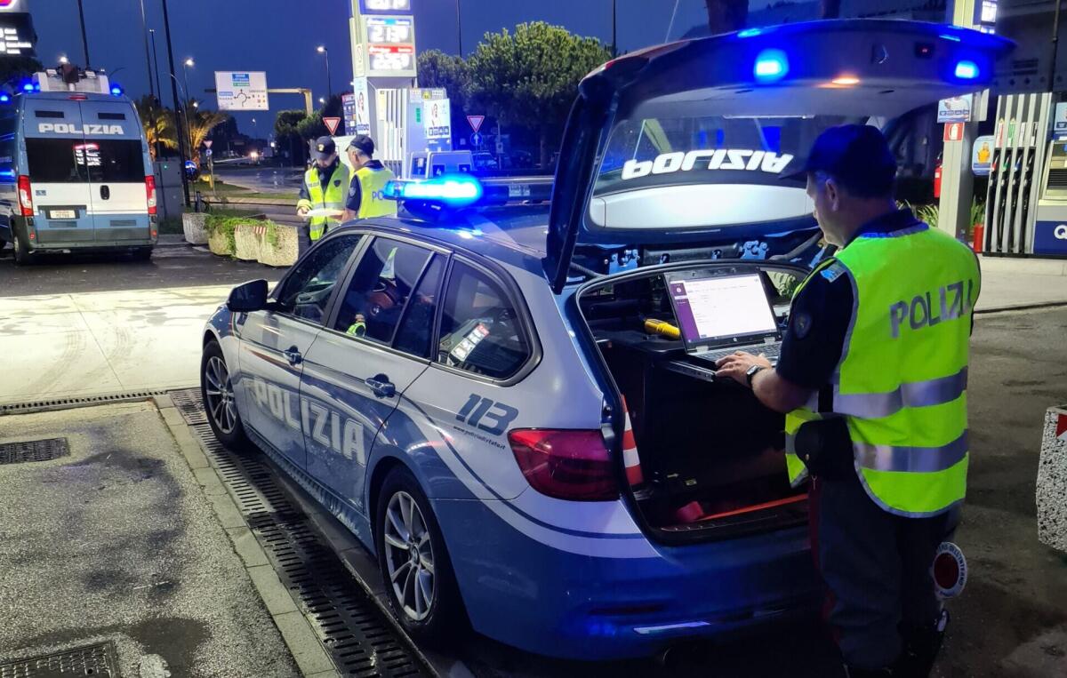 Lignano. Contromano, a fari spenti e a tutta velocità: bloccato, era ubriaco - 