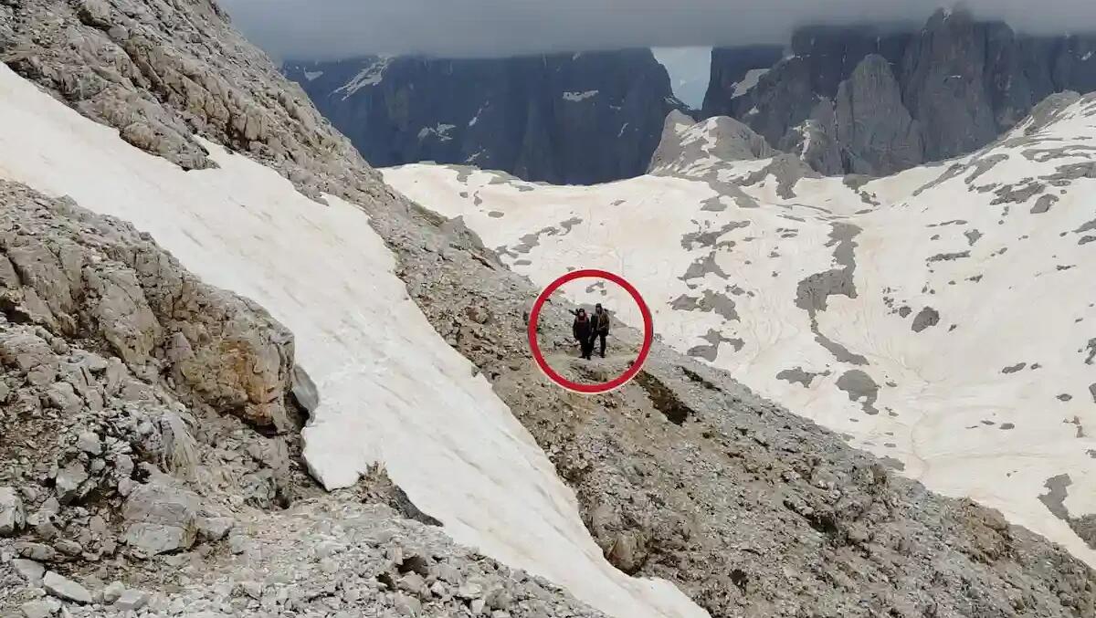 Escono dalla traccia e restano bloccati tra lingue di neve sulle Pale di San Martino: soccorsi - 