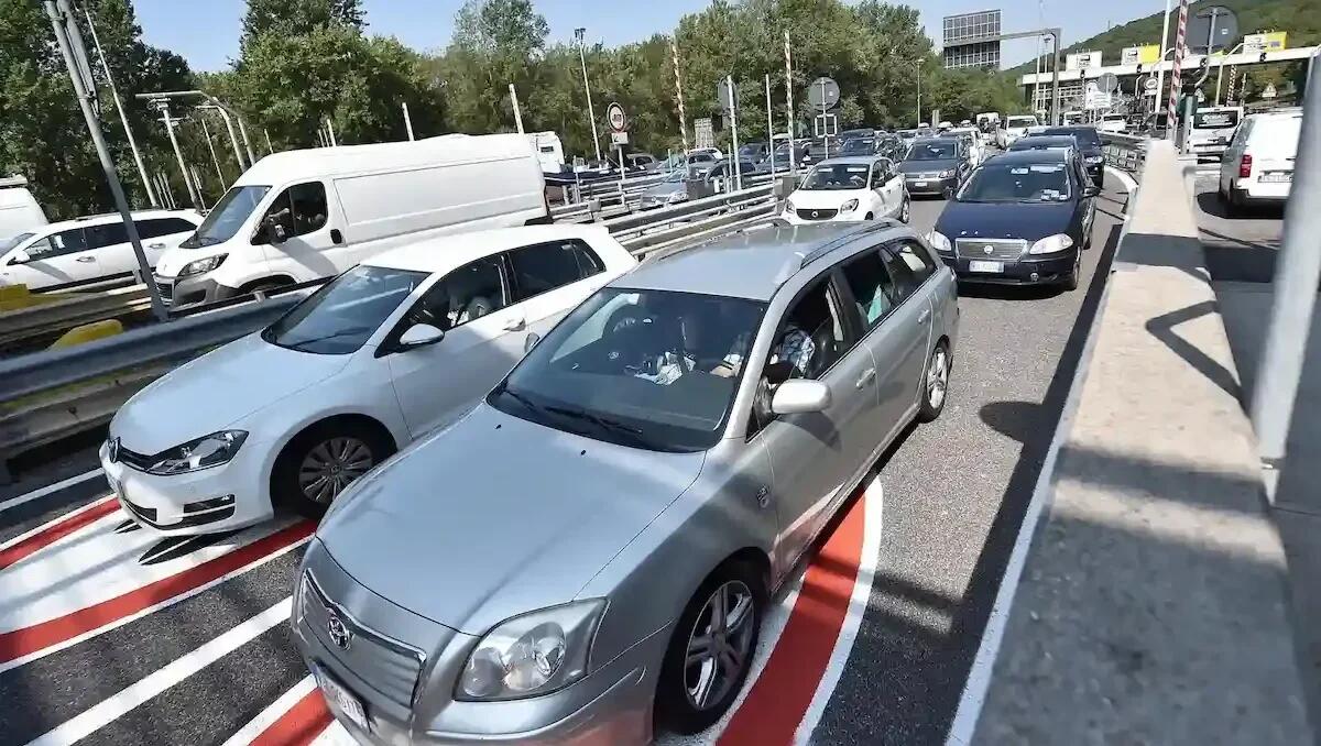 Traffico, bollino rosso sulle autostrade del Nordest: previsioni per l'ultimo weekend di giugno - 