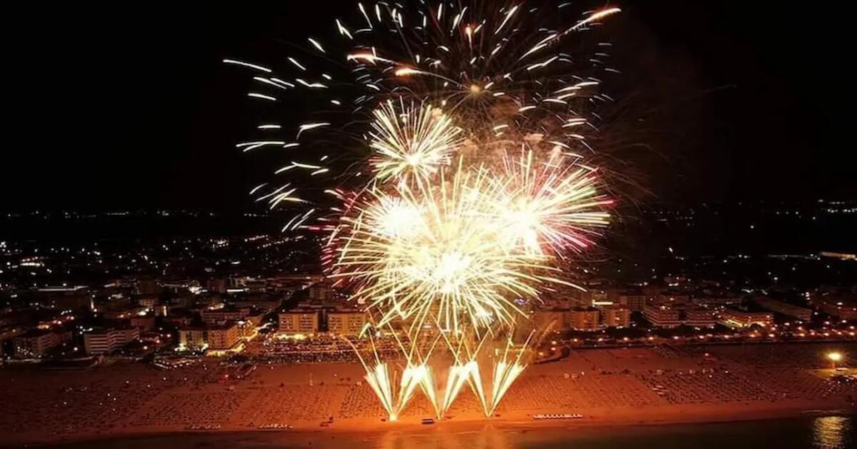 Bibione dà il benvenuto all’estate: questa sera i fuochi d’artificio - 