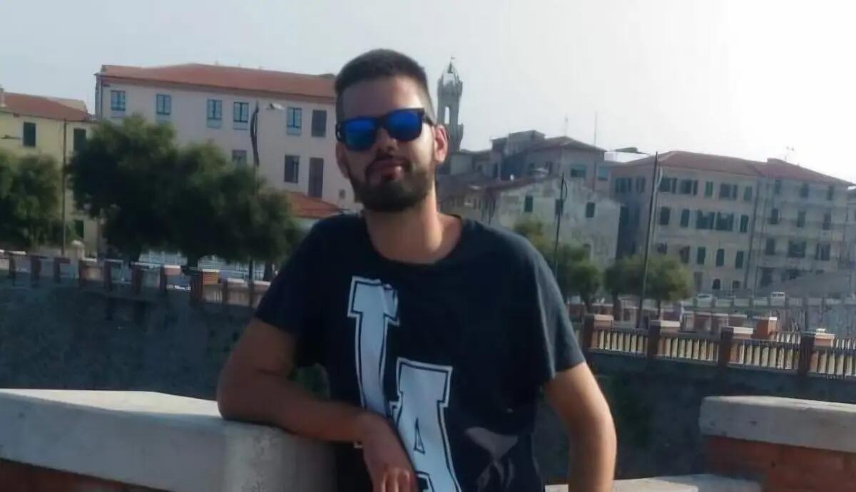 Papà 27enne morto, centrato da un'auto: il conducente dell'altro veicolo era ubriaco - 