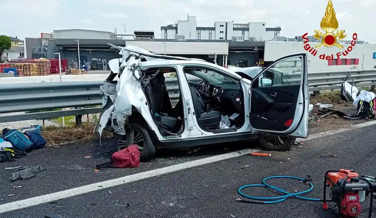 Dramma in A4, scontro tra sette mezzi: un morto e 7 persone ferite - 