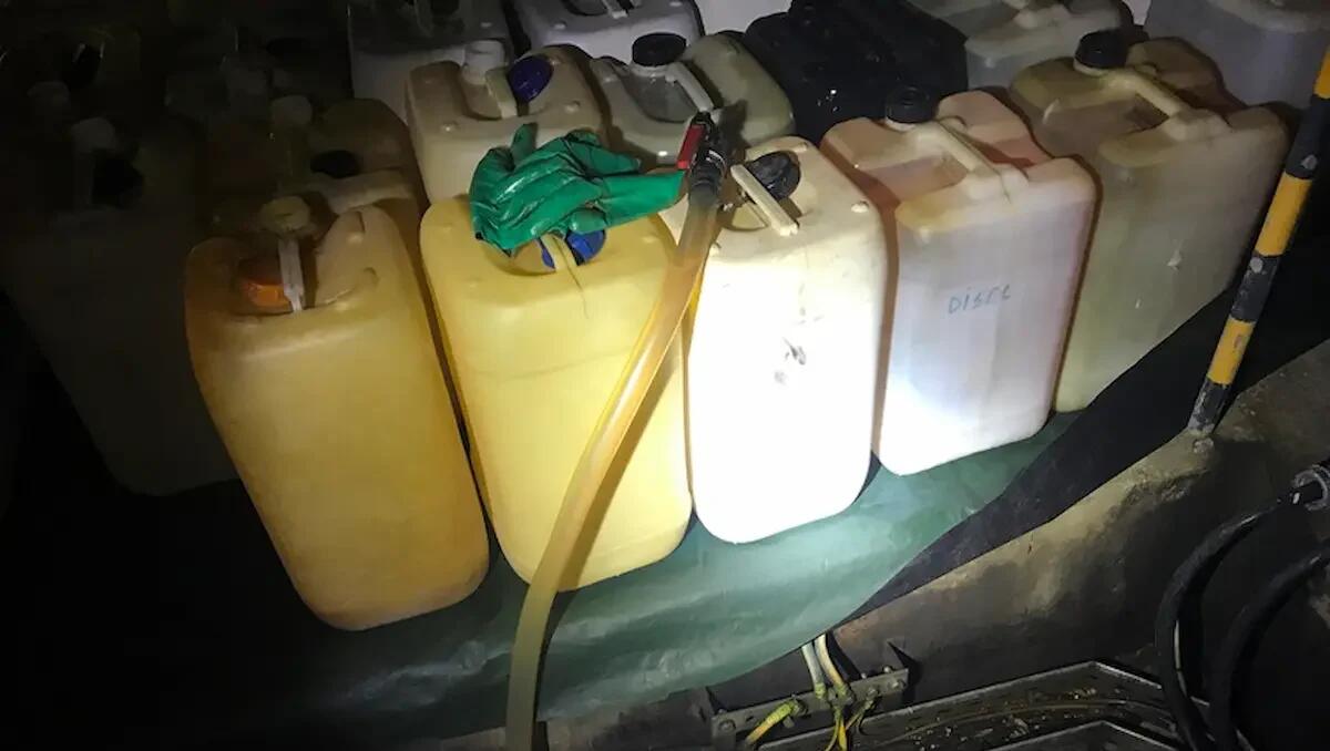 Rubava il gasolio dal camion con il quale lavorava: arrestato 52enne - 