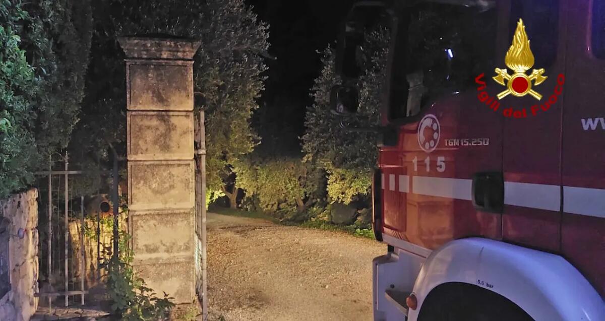 Si rovescia con un trattorino e perde la vita sul colpo a 47 anni - 