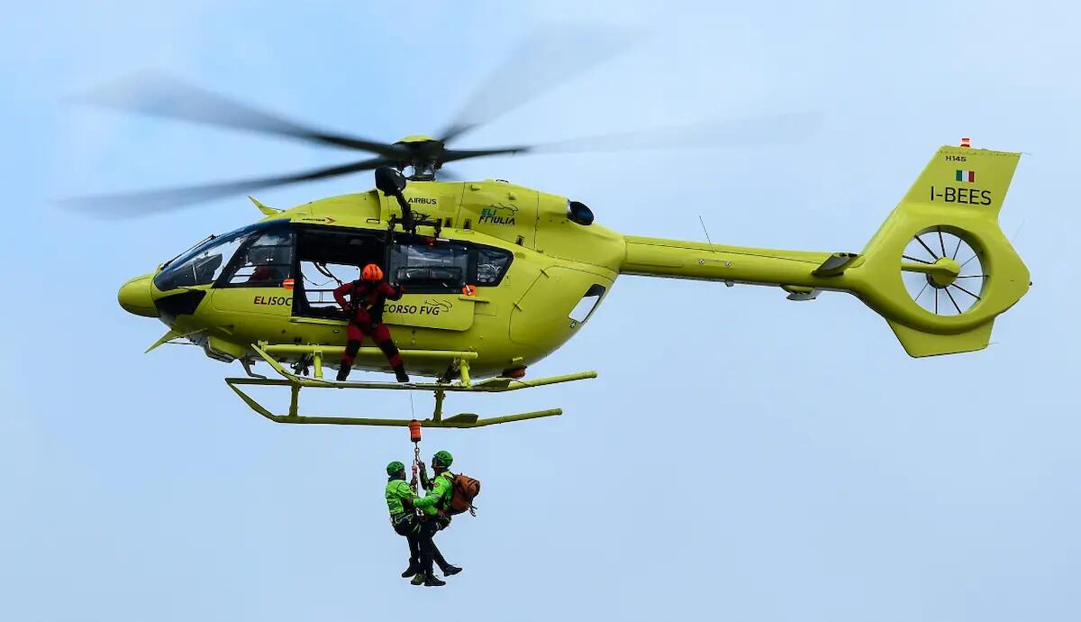 Cade per 10 metri su un tratto franoso: soccorsa un’escursionista ferita sulle Alpi Giulie - 