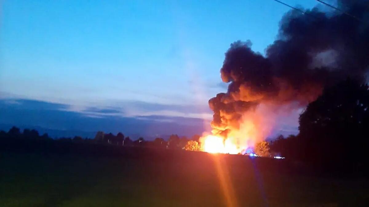 Imponente incendio a Gaiarine, il Comune: «tenere le finestre chiuse» -
