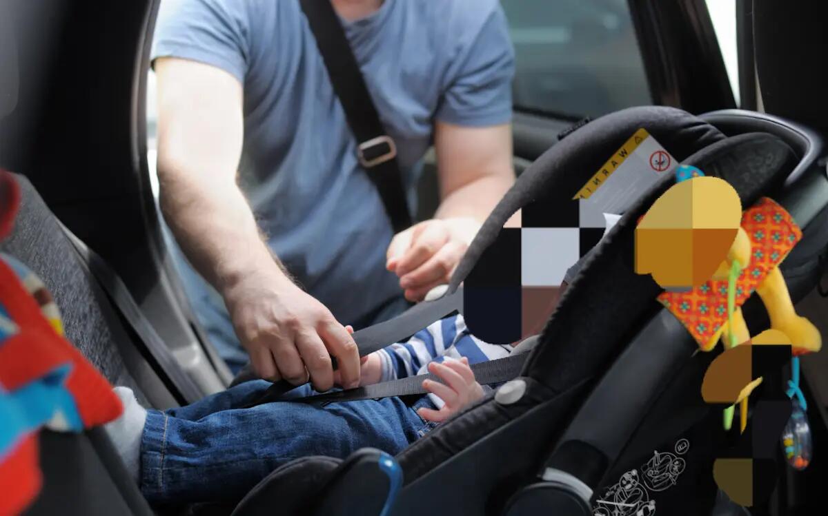 Bimba di un anno dimenticata in auto dal padre: morta dal caldo -