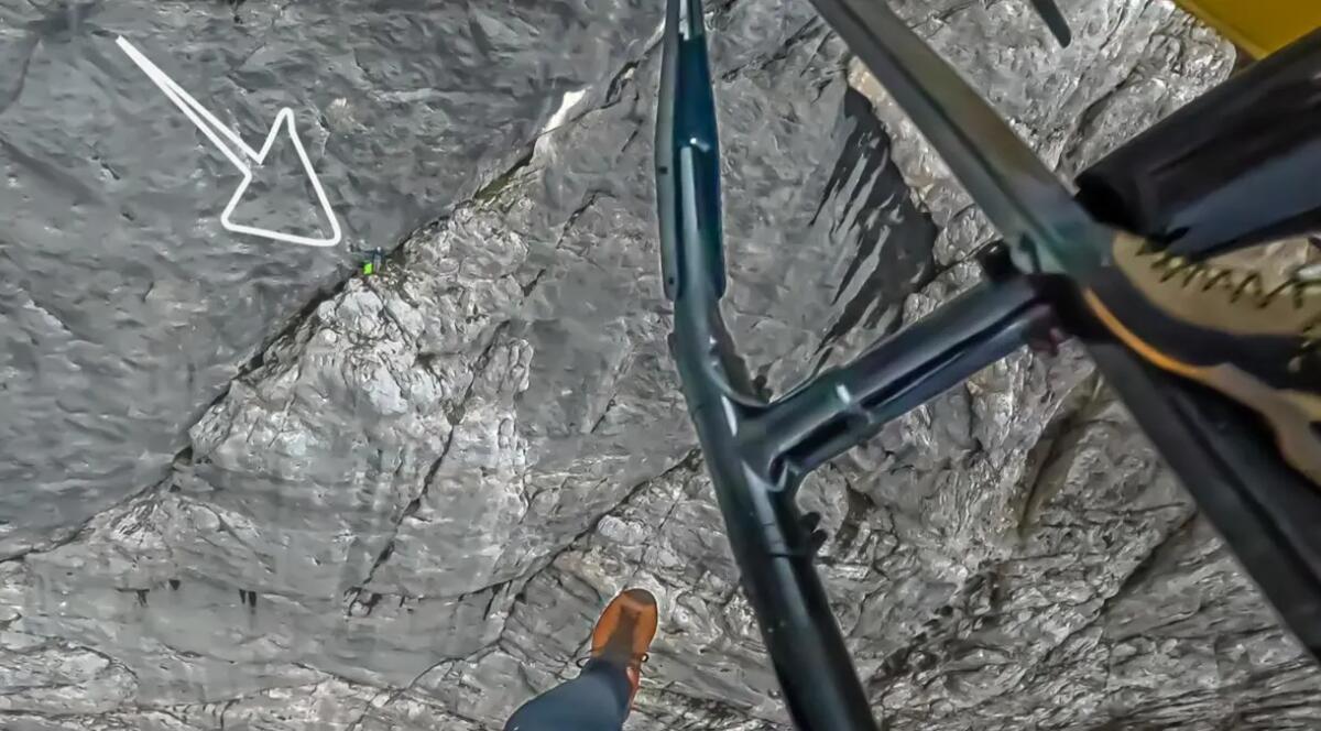 Alpinisti bloccati con corde incastrate sul Pan di Zucchero: soccorsi - 