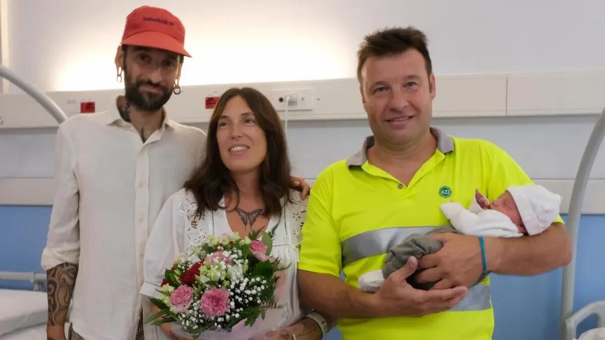 Fiocco rosa su una piazzola dell'autostrada: Olimpia nasce con l'aiuto dell'ausiliario - 