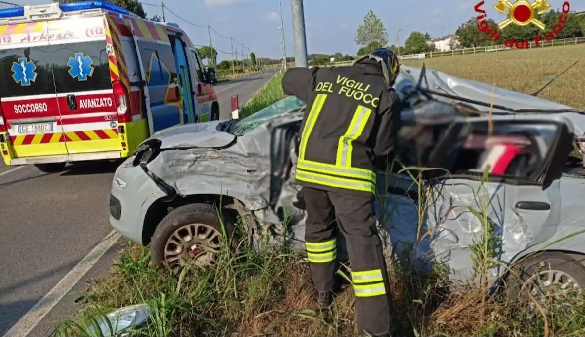 Tragico incidente a Vigonovo di Fontanafredda, scontro tra auto e betoniera: morta una donna - 