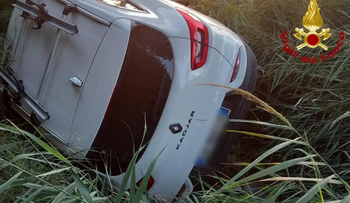 Un'altra tragedia della strada, auto sbanda e centra una moto: morta coppia di centauri - 