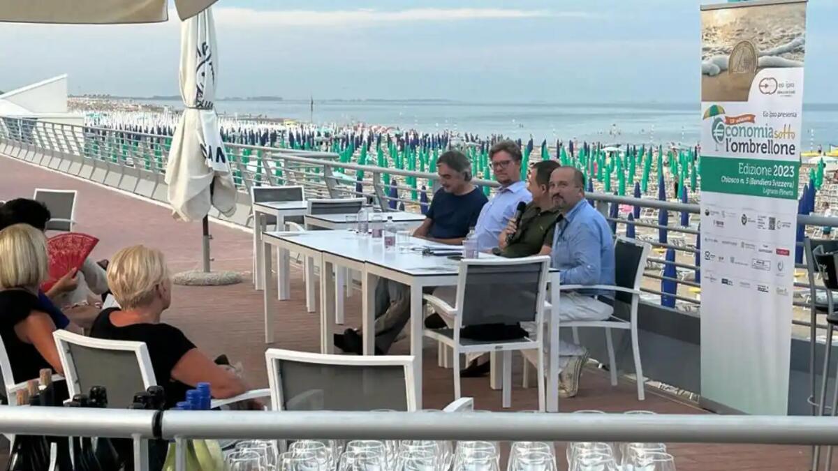 Lignano Sabbiadoro, nuova edizione di "Economia sotto l'Ombrellone". Il programma - 