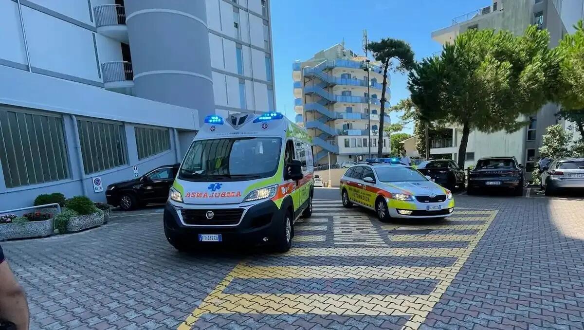 Dramma a Lignano, donna 58enne precipita dal terzo piano di un condominio: deceduta - 