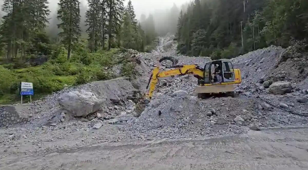 Sappada, ultimi lavori per ripristinare la sicurezza sulla SR355 dopo la frana | VIDEO - 
