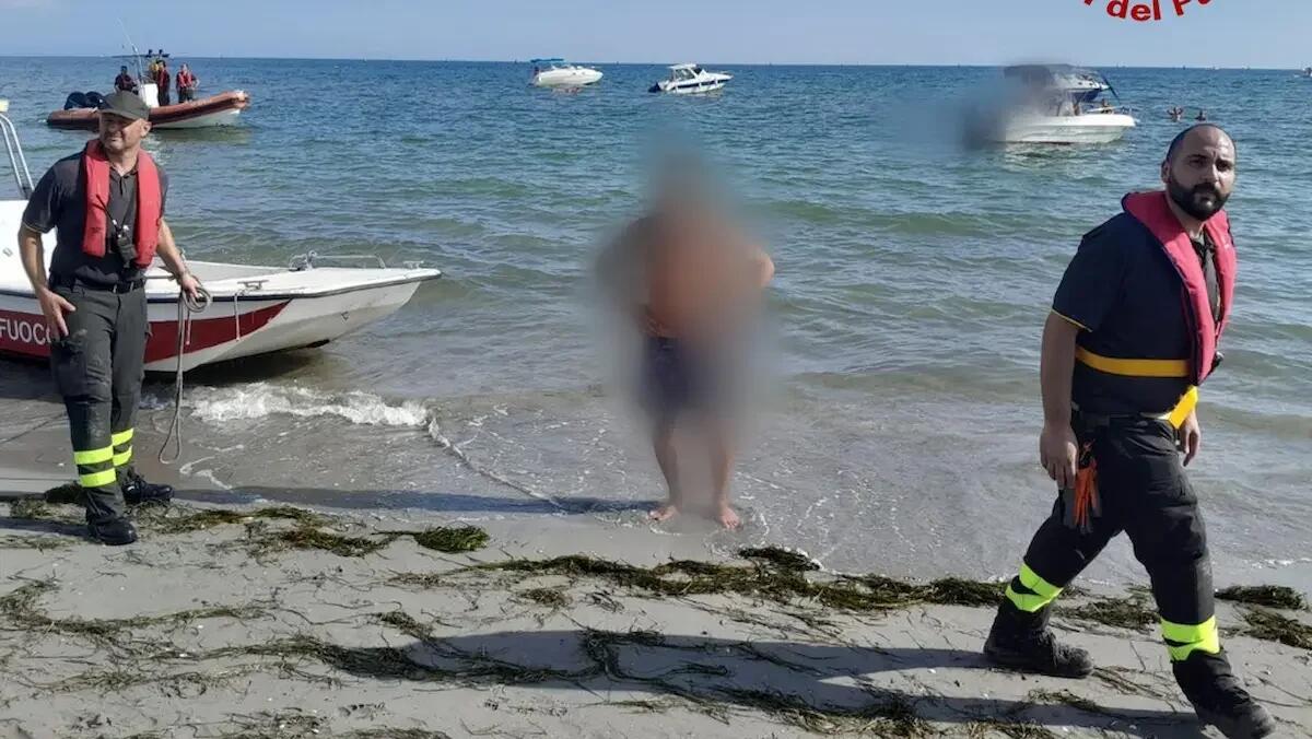 Cade dalla barca e si ferisce seriamente: trasferito all'ospedale con l'elicottero - 