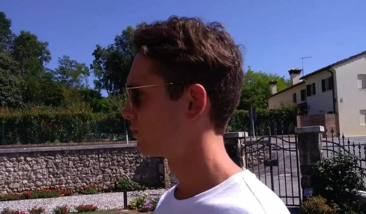 Asolo, trovato morto in camera da letto a 22 anni: addio a Edoardo Zamperoni -