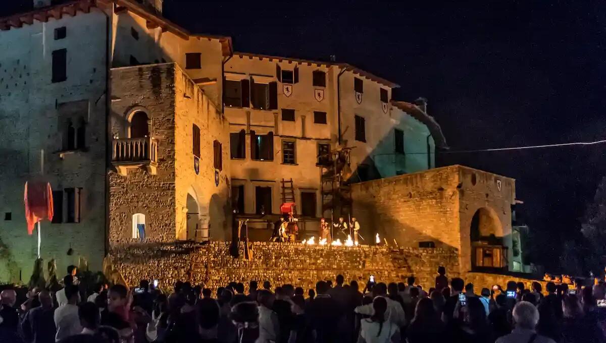 Valvasone si trasforma nel cuore del Medioevo: quattro giorni di magia, fuoco e tradizioni - 