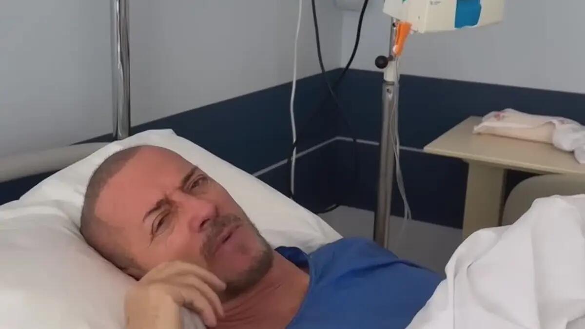 Raf ricoverato, l’operazione alla laringe e il messaggio ai fan: «Sto bene» - 