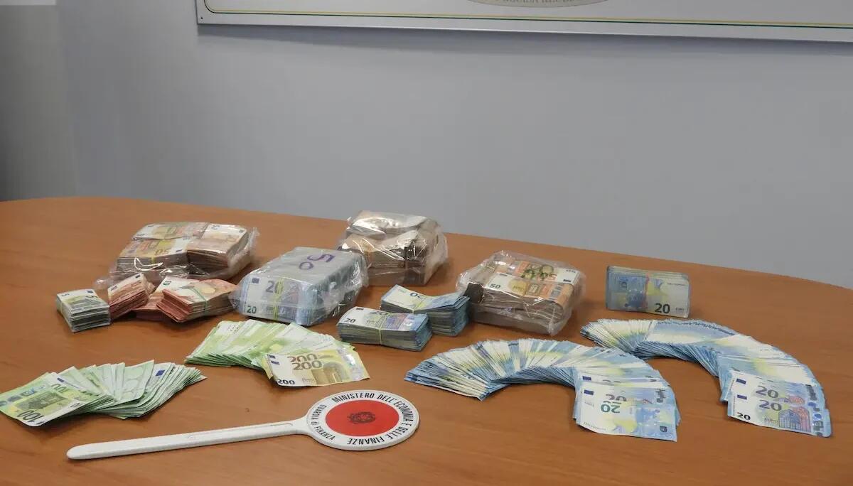 Ruba le credenziali al suo datore di lavoro e sottrae 60mila euro dall'home banking - 