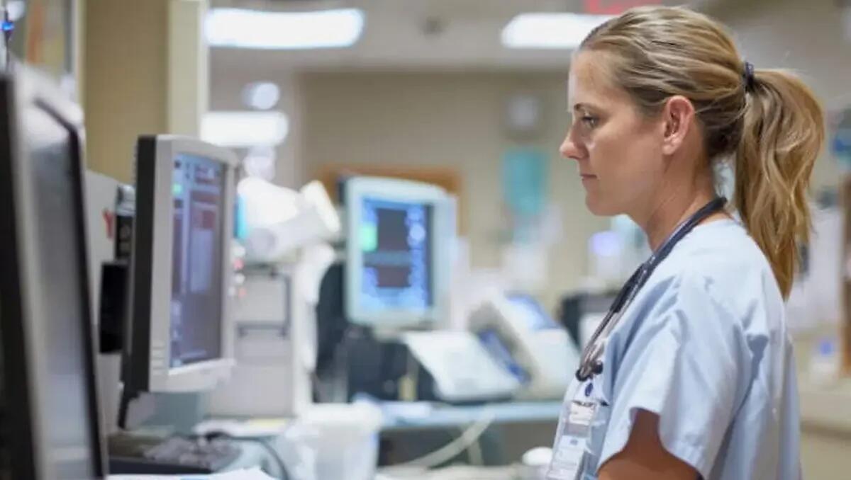 Nasce il nuovo ruolo sanitario di "Assistente Infermiere": «una strana figura ibrida» - 