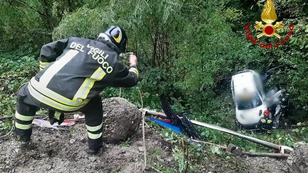 Un'auto travolge gli spettatori al Rally della Carnia: due feriti, uno è gravissimo - 