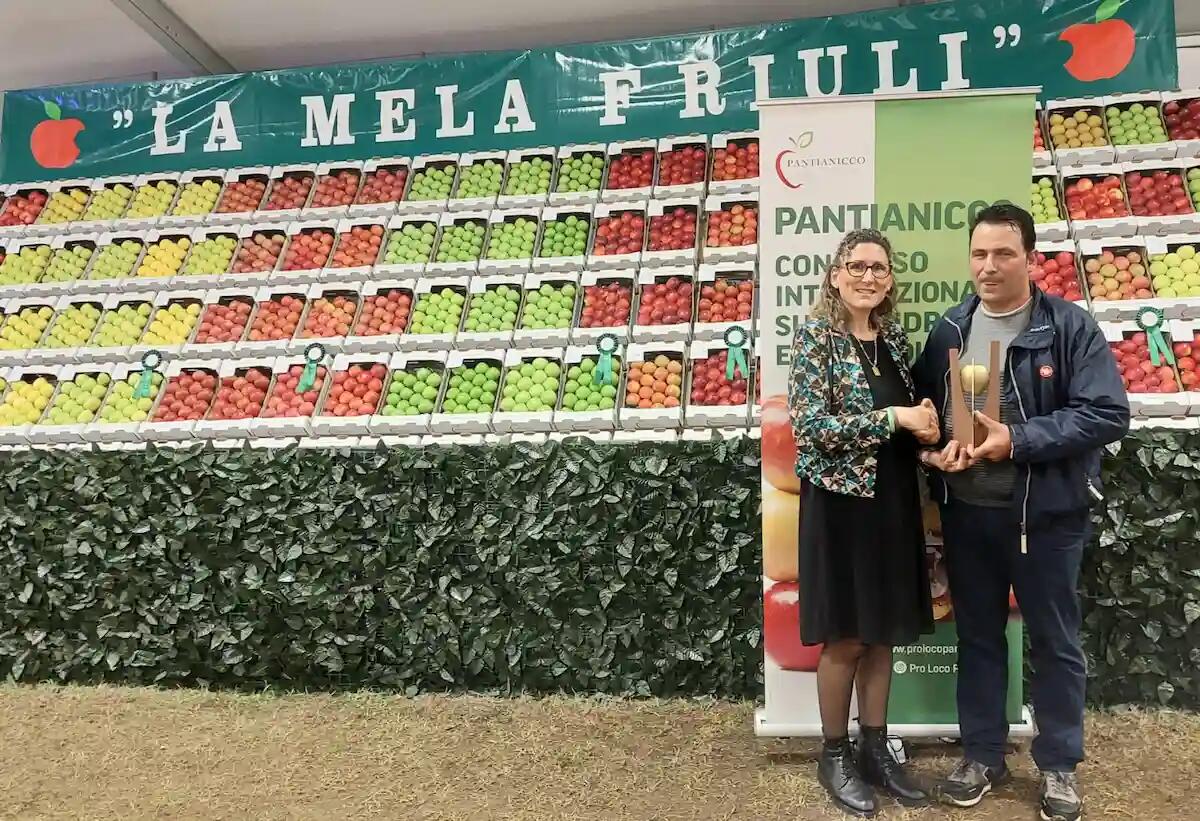 Premio speciale Mela Friuli 2024 alla Società Agricola Heinrich e Astrid Martinelli &amp; C. S.s. di Sequals - 