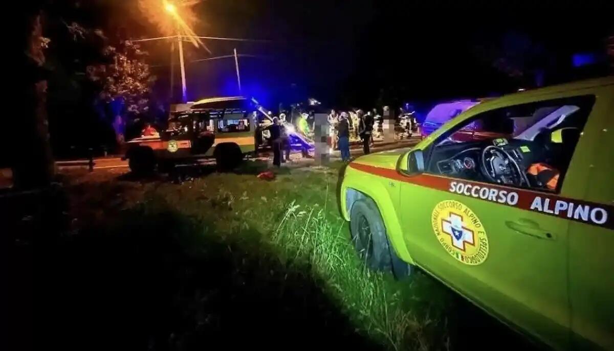 Donna dispersa dopo un'escursione con una comitiva di 18 persone: ricerche in corso - 