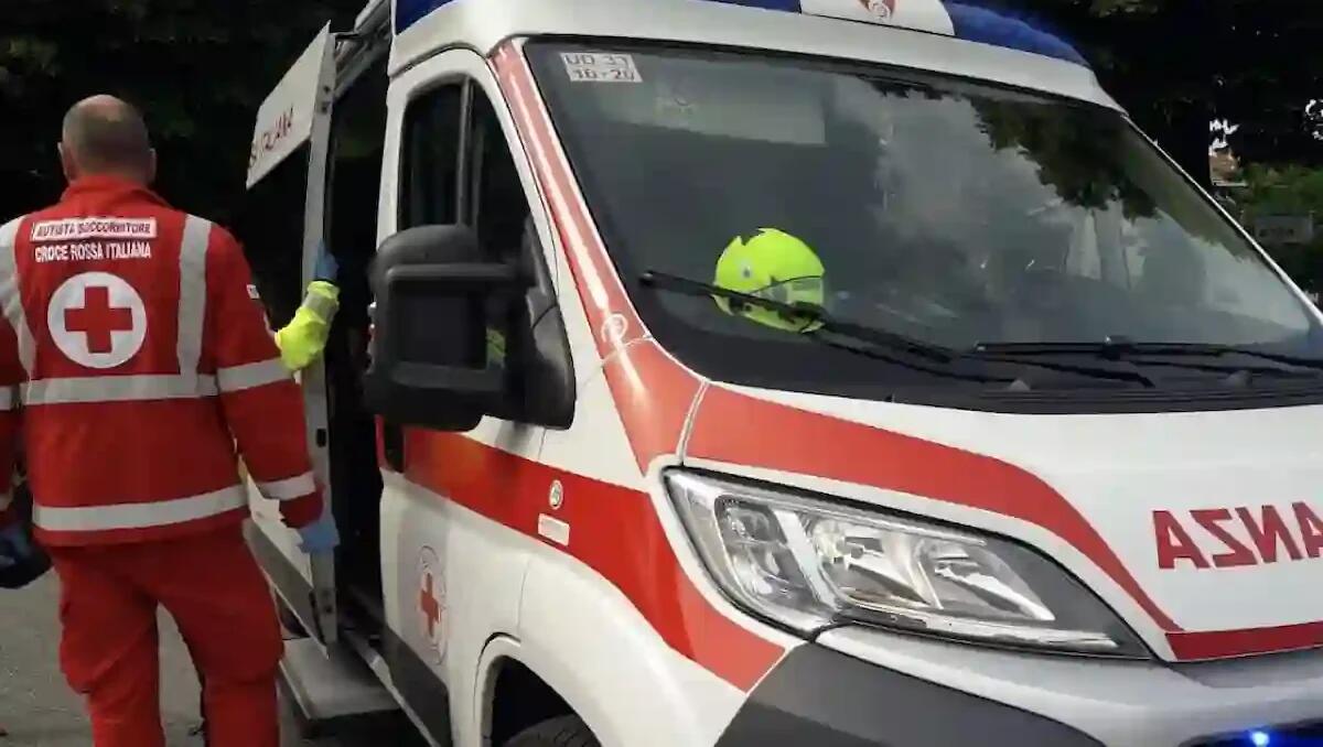 Tragedia in centro a Pordenone: morta un ragazza, caduta dal 5° piano - 