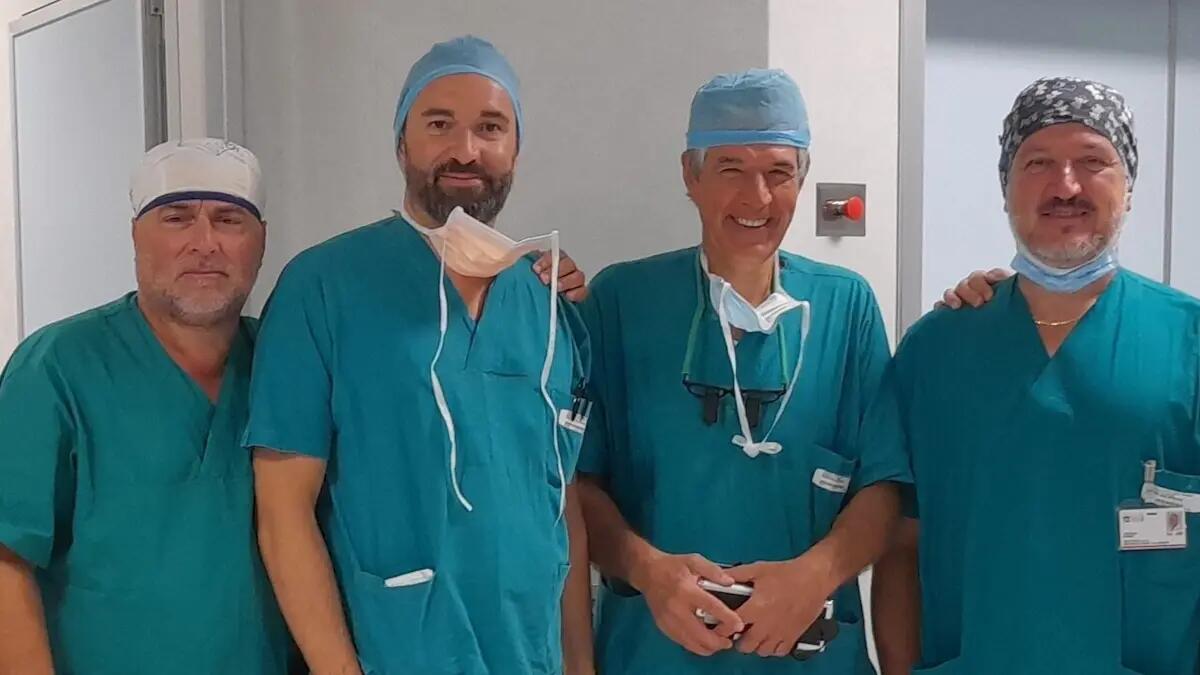 Rimosso dall'addome un tumore grande come un pallone da calcio: ecco il maxi intervento - 