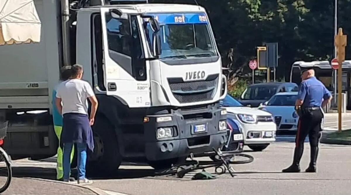 Udine. Camion lo investe mentre è in sella alla sua bici: ragazzino ferito gravemente - 