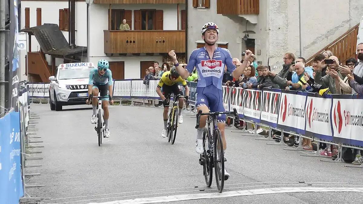 Il belga Aaron Dockx vince a Sauris e diventa leader del 60° Giro della Regione Fvg - 