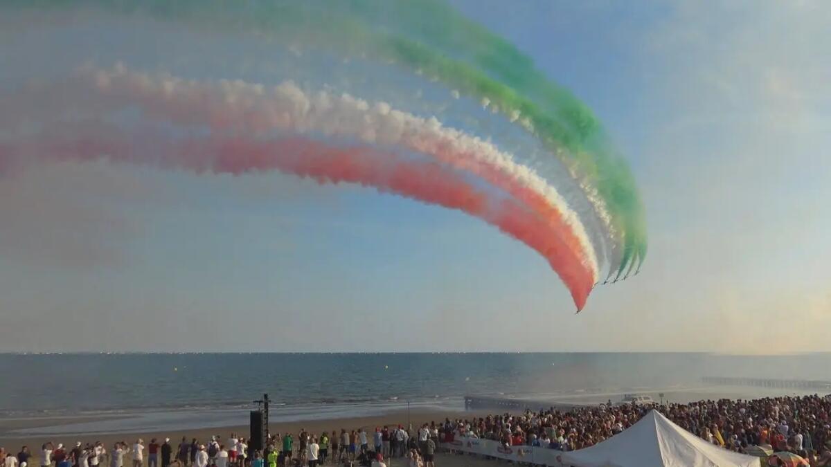Volo di prova oggi delle Frecce Tricolori a Jesolo: domani l'atteso "Air Show" | VIDEO - 