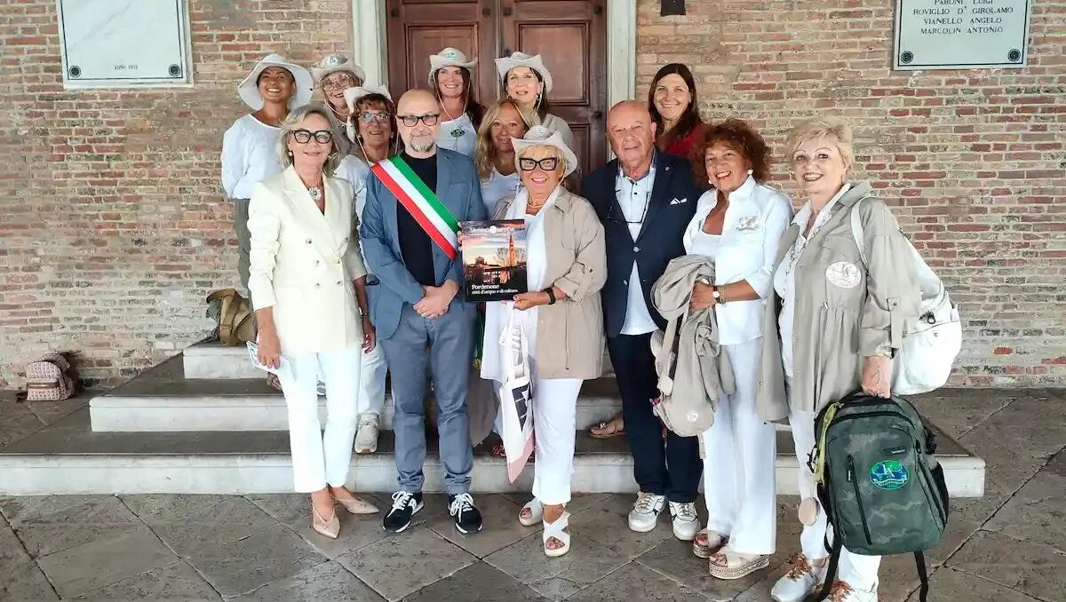 Le “Lady Avventura” in partenza per Kihnu, l’isola delle donne - 