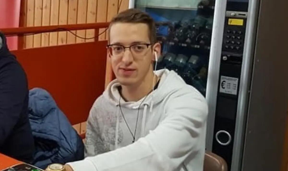 Travolto e ucciso in bici da un'auto: Marco Carraretto muore a 26 anni - 