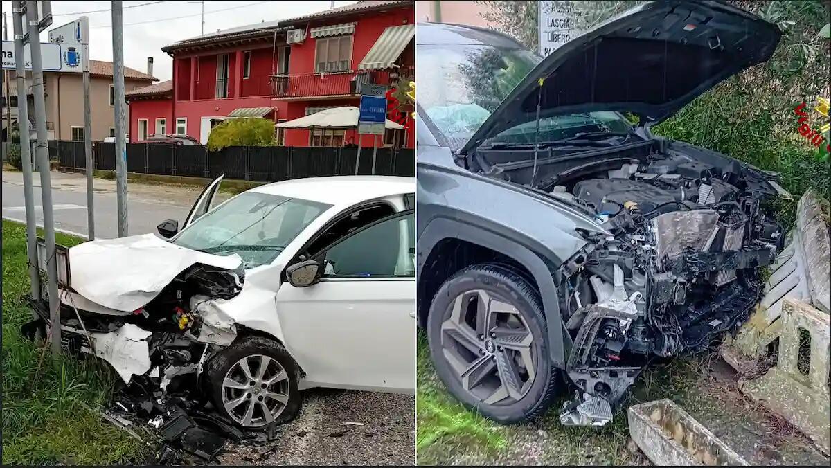 Scontro tra due auto, una persona incastrata tra le lamiere: tre feriti - 