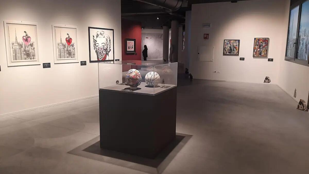 “Banksy & friends”: un successo al JMuseo con 13.000 visitatori -