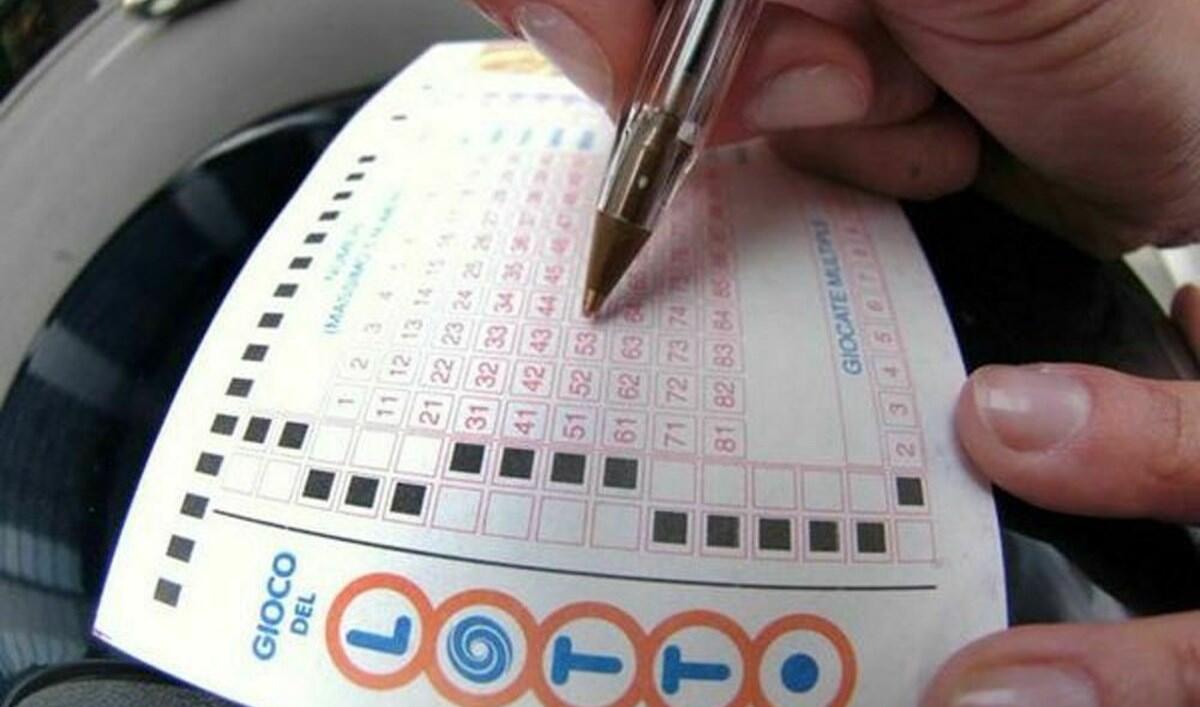 Estrazioni Lotto, 10eLotto e Superenalotto del 19 ottobre 2024: numeri e vincite - 