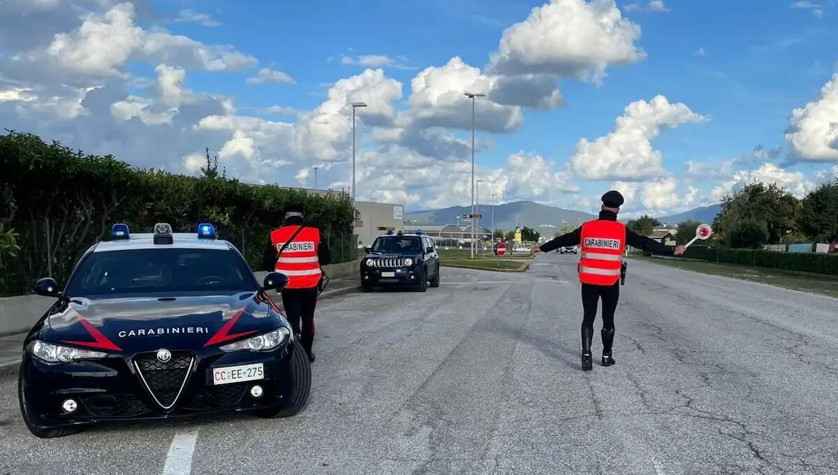 Colto in flagrante mentre violava il divieto di avvicinamento: arrestato 46enne - 