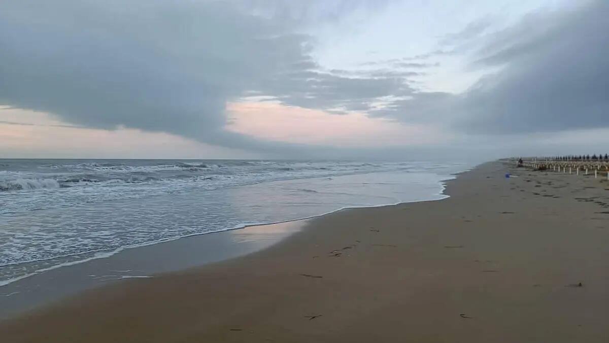 Choc sulla spiaggia di Bibione, trovato il cadavere di una donna - 